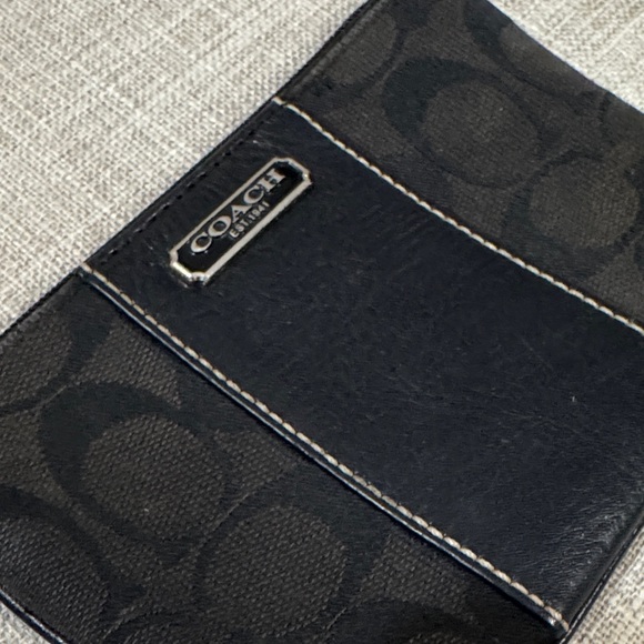 Coach Signature Black Wristlet - Picture 2 of 4